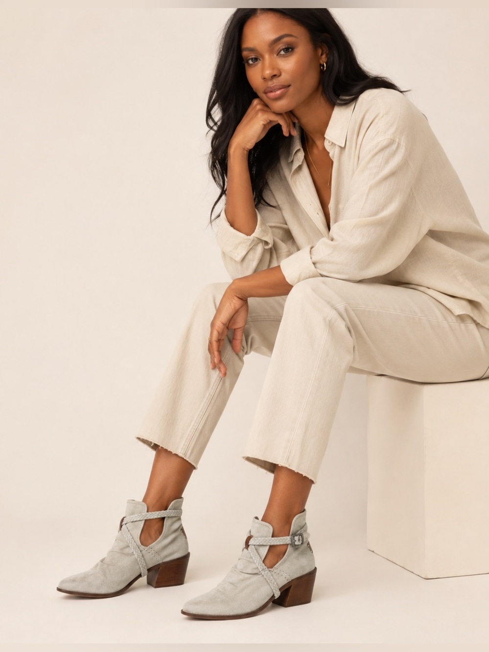 Musse & Cloud Cream Ankle Booties. US 10